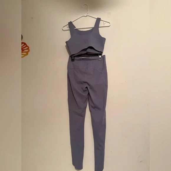 Gymshark Women's Blue Leggings and Top Set - Picture 2 of 6
